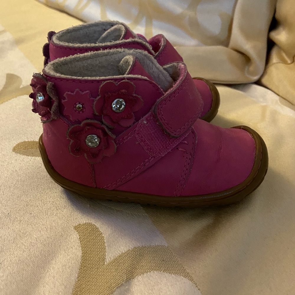 UGG Australia Toddler Jorgen Petal Leather Booties